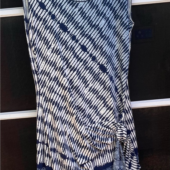 Darling Max Studio Dress - Picture 4 of 4